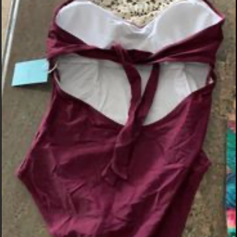 New in package Cupshe woman's small bathing suit in burgundy